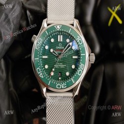 2021 New! Replica Omega Seamaster Diver 300M Watch Green Ceramic Bezel
