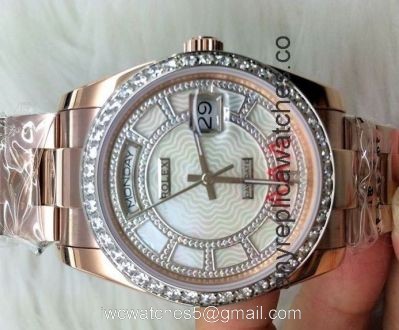 Replica Rolex Diamond Bezel DayDate Rose Gold Watch