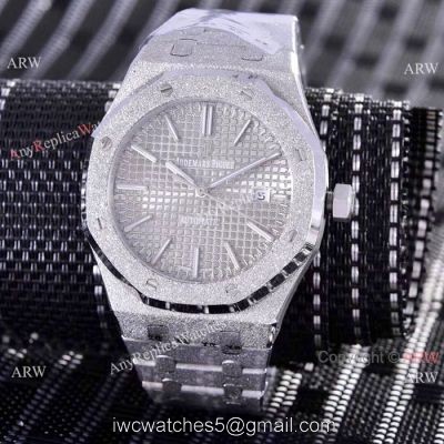 Replica Audemars Piguet Royal Oak Silver Face SS Frosted Watch 41 MM