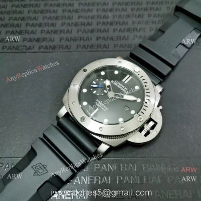 Fake Panerai Luminor Submersible Black Rubber Strap Watch PAM00682