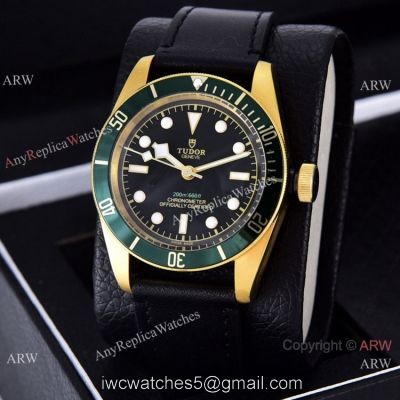 Clone Tudor Heritage Black Bay 41mm Watches Black Leather Strap Green Bezel