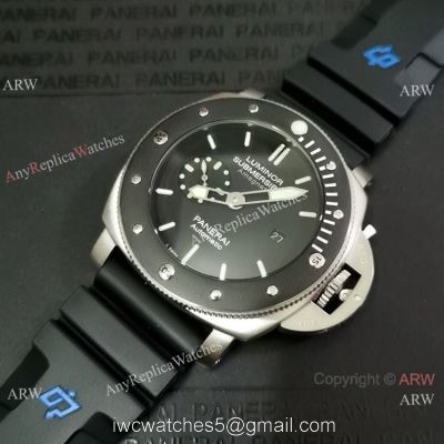 Copy Panerai Submersible PAM 389 Men Watch Blue Logo Rubber Strap