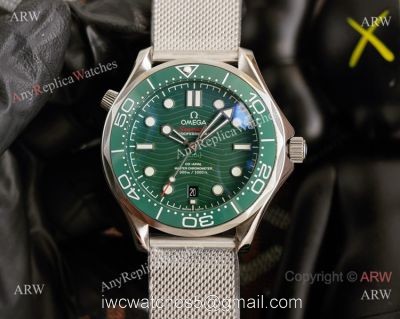 2021 New! Replica Omega Seamaster Diver 300M Watch Green Ceramic Bezel